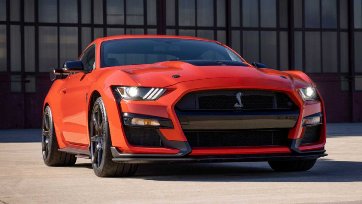 four mustang shelby gt500s stolen from factory in hollywood-style heist