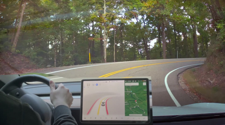 youtuber challenges tesla full self driving to handling the tail of the dragon