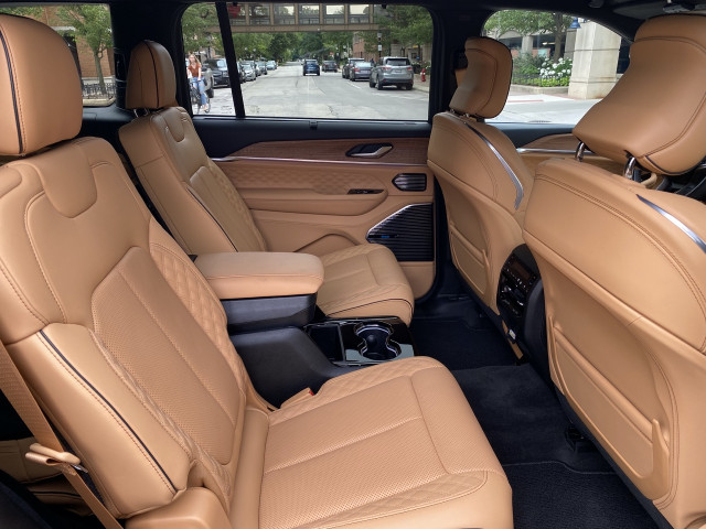 review update: 2021 jeep grand cherokee l summit reserve grows for the family