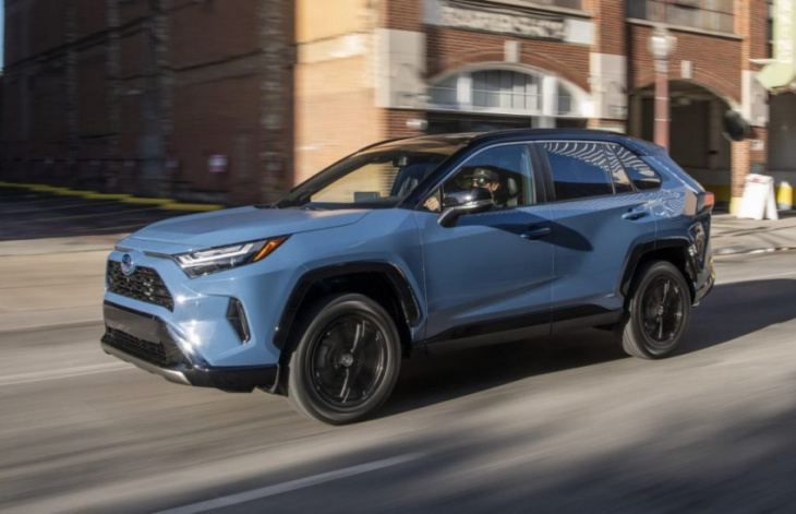 android, 2022 toyota rav4 fights the 2022 camry in a family feud