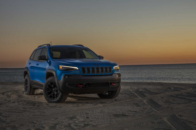 android, 2021 ford bronco sport vs. 2021 jeep cherokee: compare crossover suvs