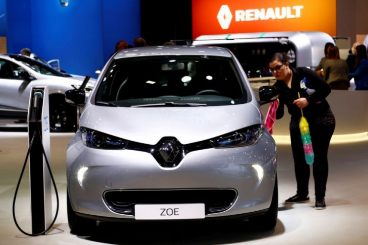 renault zoe goes from hero to zero in european safety agency rating