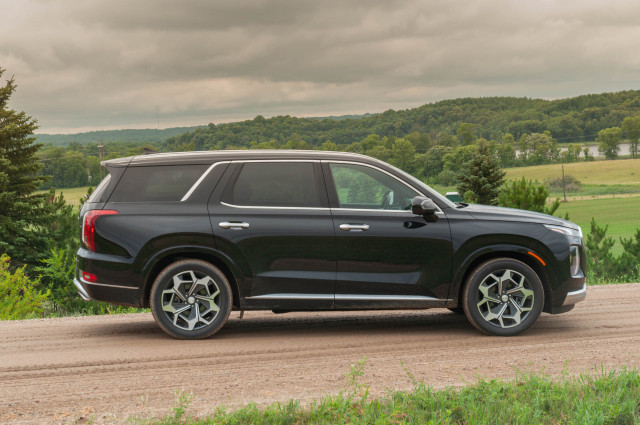 review update: 2021 hyundai palisade calligraphy sets the bar for three-row suvs