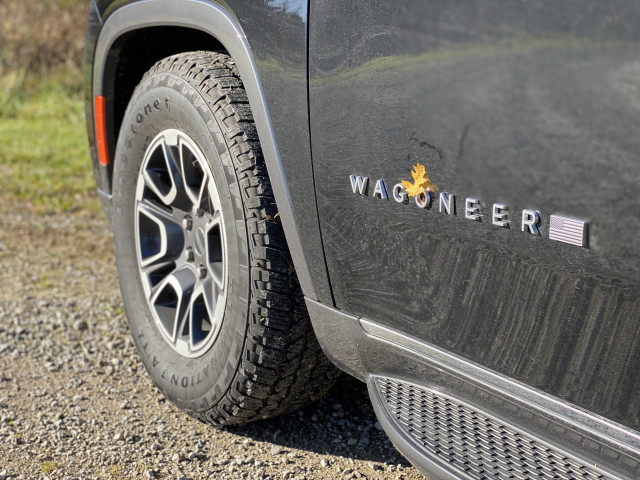 2022 jeep wagoneer vs. 2022 jeep grand wagoneer: compare suvs