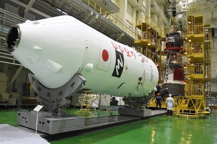 japanese billionaire at the iss is like a kid at disneyland, confirms outrageous costs