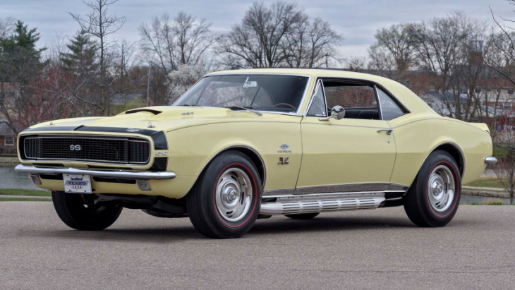 powered by a 450-hp 427ci big-block, this 1967 yenko super camaro ruled the streets!