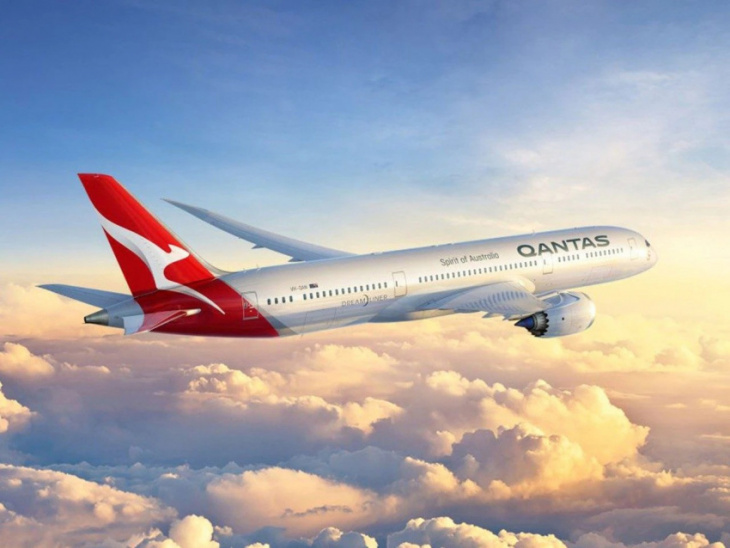 qantas becomes the first australian airline to commit to sustainable aviation fuel