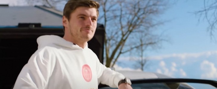 max verstappen sells his honda civic type r for charity, drives it one last time