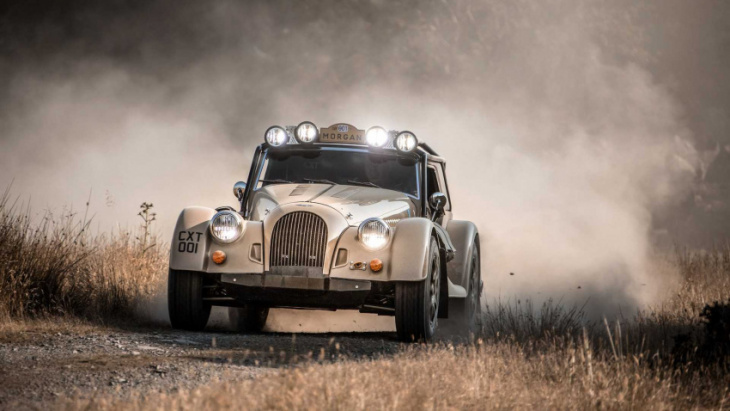 morgan cx-t goes on a muddy adventure to get a christmas tree