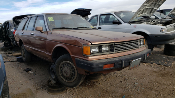 brown 1981 datsun 810 maxima is the z-car of station wagons