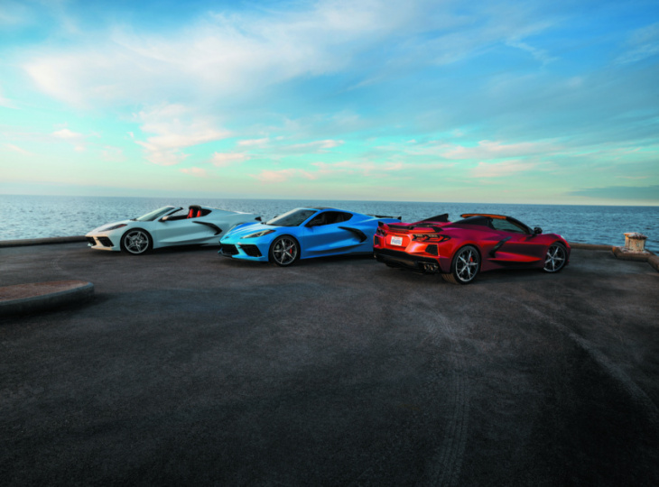 chevrolet corvette c8 stingray wins performance car of the year in japan