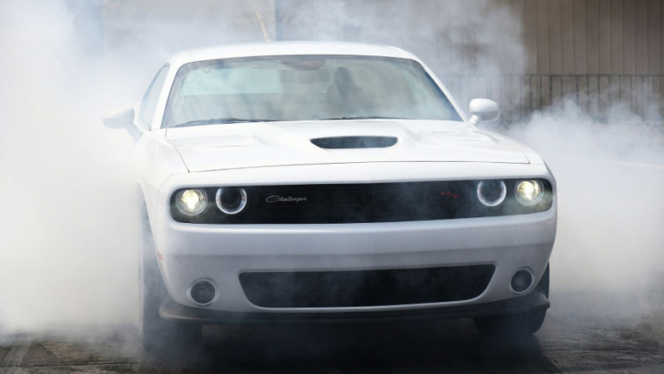 dodge is cancelling the hemi v8
