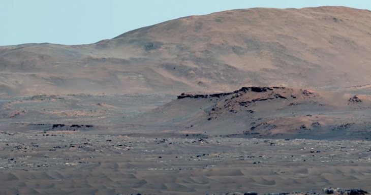 perseverance has been roving on hard martian magma, ground-level images are stunning