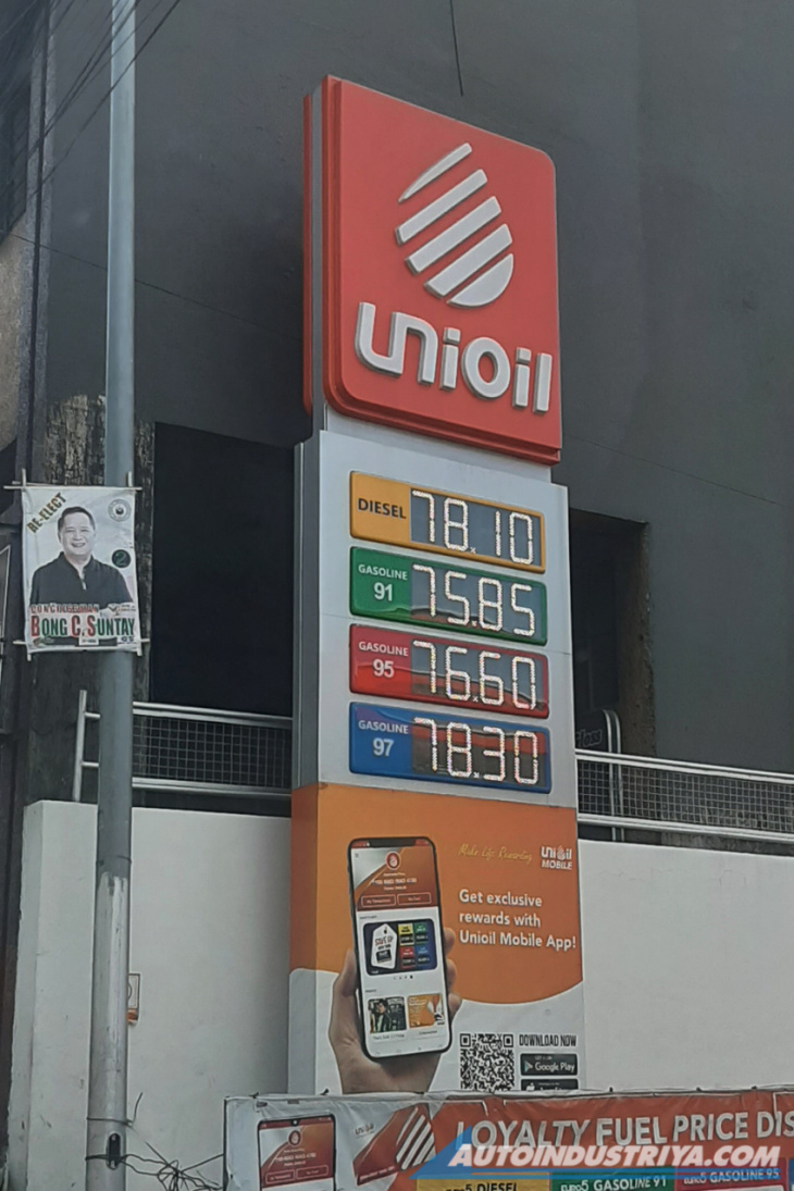 look: gas stations implement php 4.20 price hike