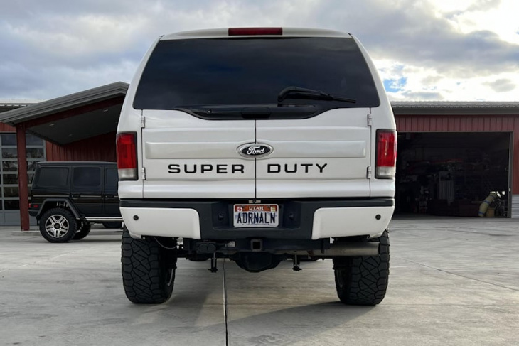 this ford f-250 super duty has space for 11 and it's ready to party