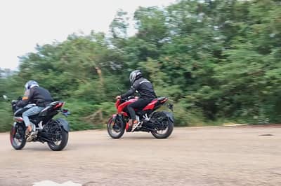 the pulsar 250 twins battle it out in a series of drag races