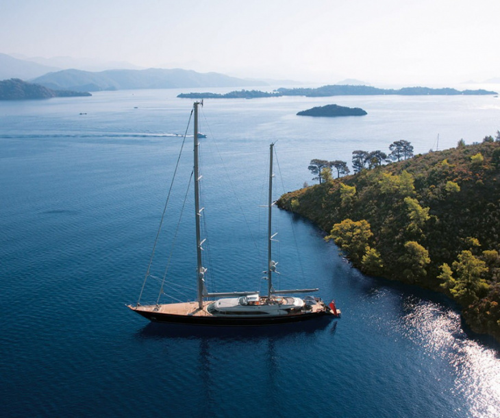 turkish billionaire sells his ultra-elegant yacht after a decade, still a real head turner