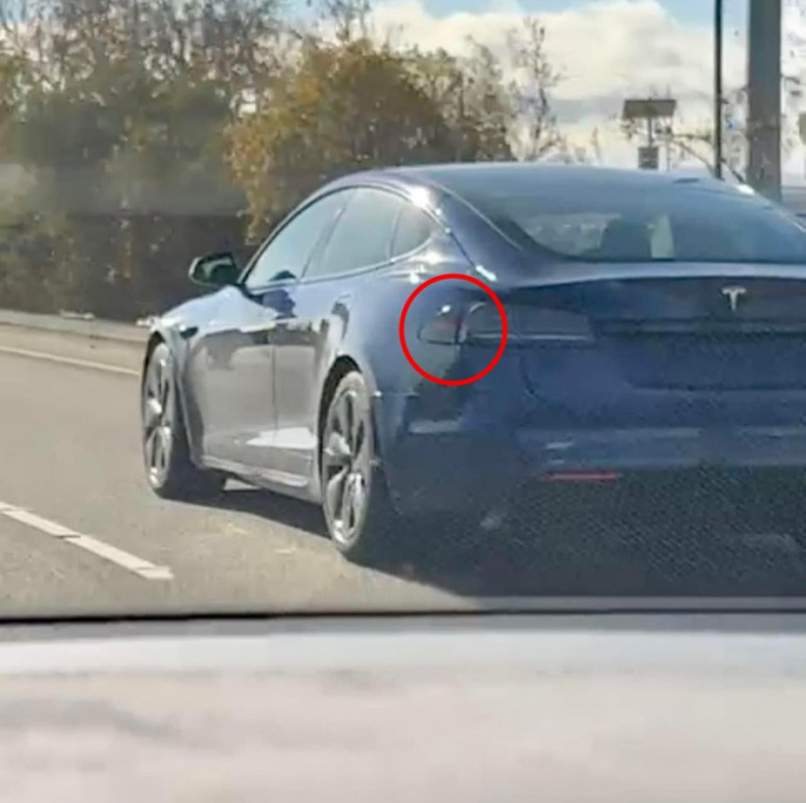 tesla is testing a ‘refreshed’ model s plaid: new taillight design, charging door flap