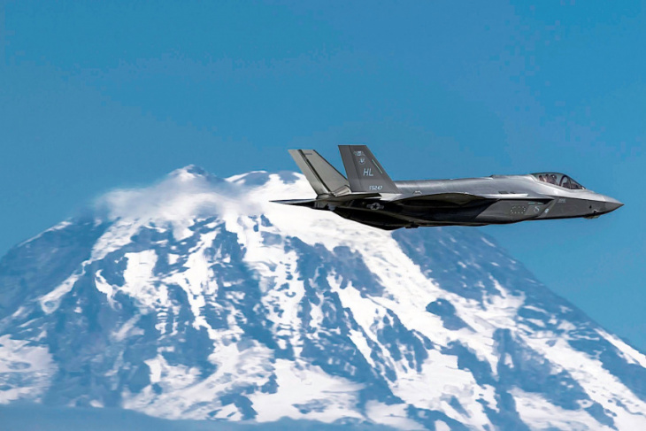 f-35a lightning ii bids farewell to 2021 with vertical ascent, 2022 schedule announced