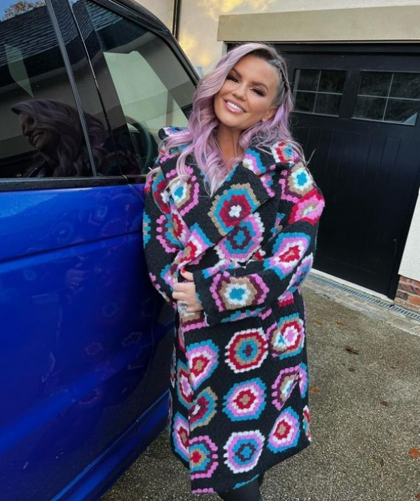 kerry katona asks fans for help after her range rover was stolen while christmas shopping