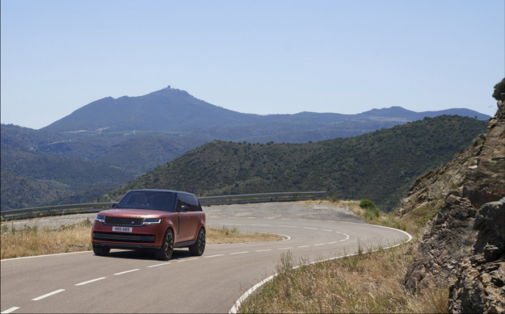 the luxurious new range rover sv will offer 1.6 million combinations including ceramic accents and fancy wood trim
