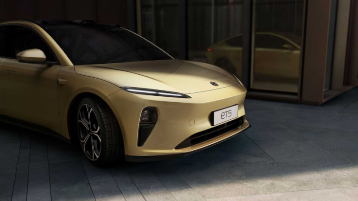 nio et5 goes live, to go head-to-head against tesla model 3
