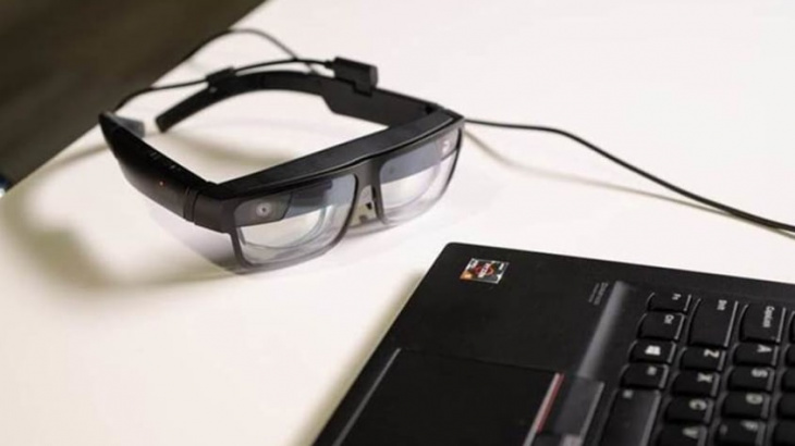 lenovo unveils thinkpad x12 detachable and ar smart glasses