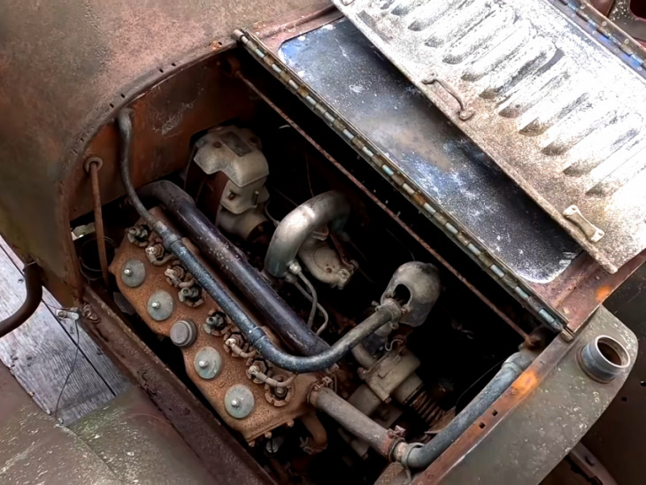 starting a cadillac v8 that sat for 93 years is very, very hard