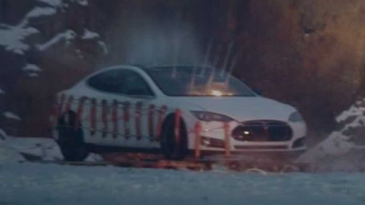 watch this 2013 tesla model s explode with elon musk doll inside