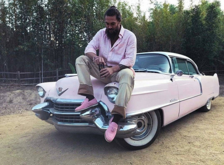 jason momoa takes his dad for a ride in his pink cadillac