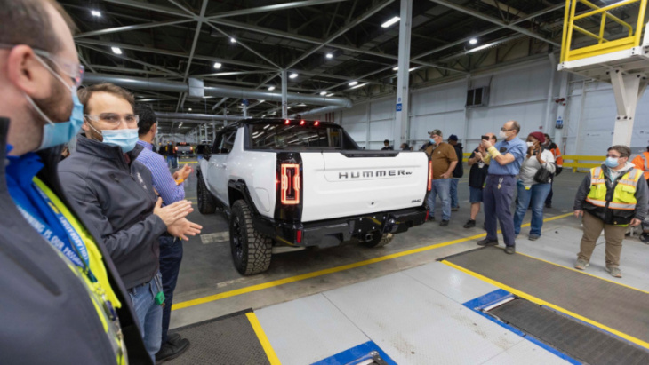2022 gmc hummer ev silently rolls off production line, on time, as promised
