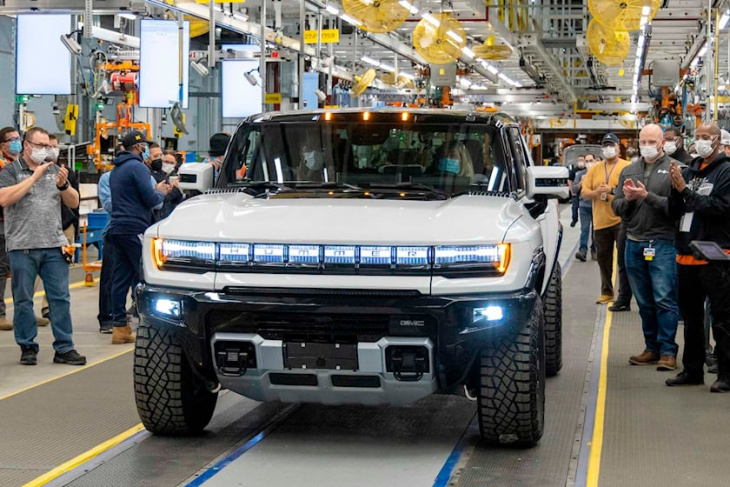 official: gmc hummer ev edition 1 trucks heading to owners