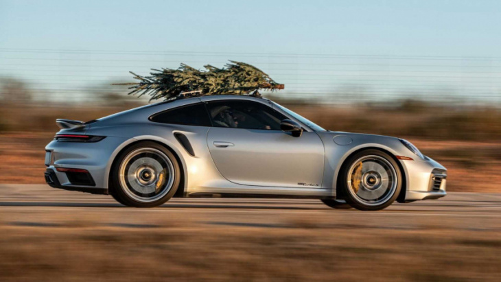 tuned porsche 911 turbo s takes christmas tree on roof to 175 mph