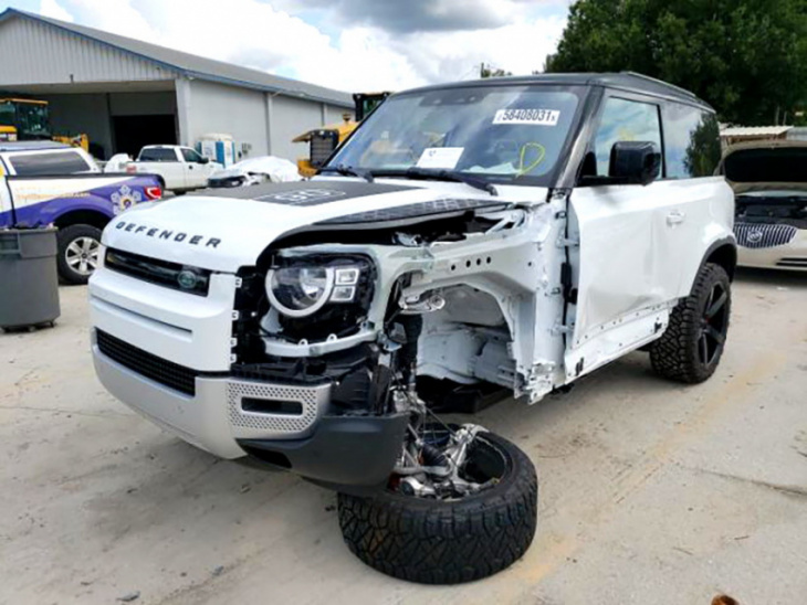 poor 2022 land rover defender got a salvage title in just 498 miles