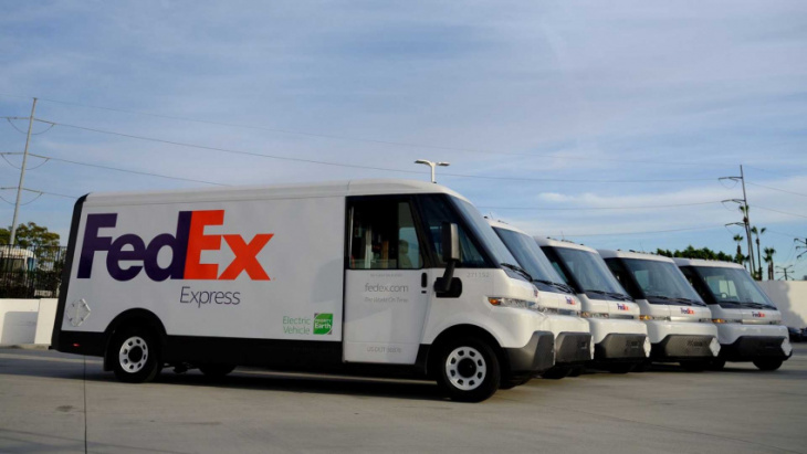 gm's brightdrop delivers first ev600 electric vans to fedex