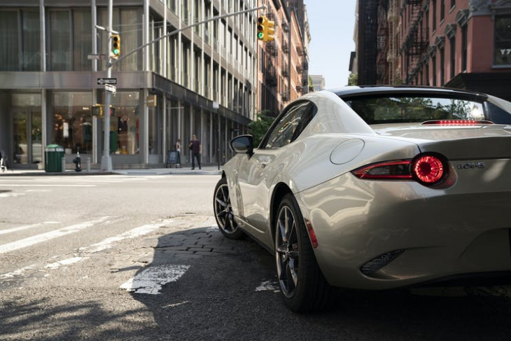2022 mazda mx-5 refreshed debuts with even better cornering capab