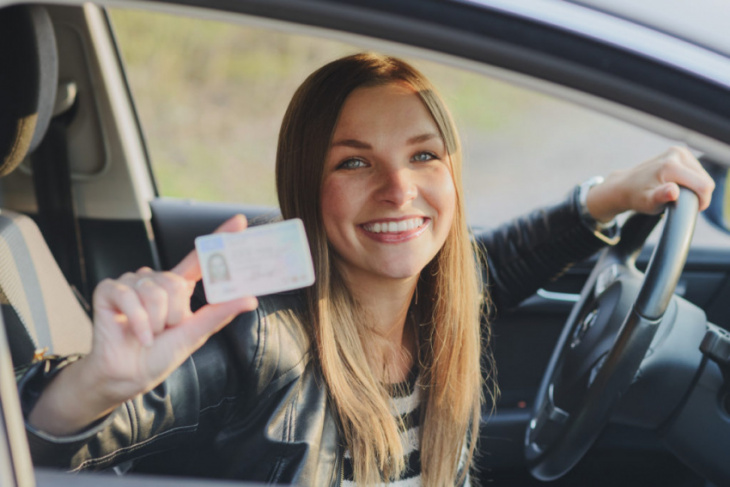 10 best gifts for new drivers in 2021 [buying guide]