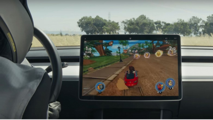 tesla decides to block video game playing while cars are in motion