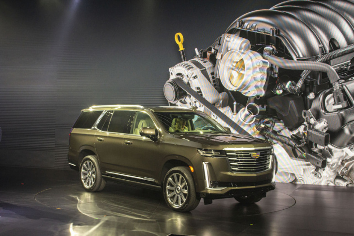 the 2021 cadillac escalade is presented to the world