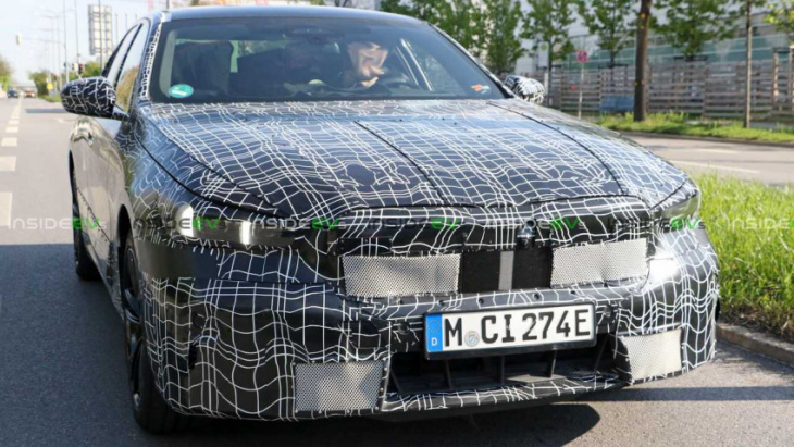 bmw confirms 2023 debut for new g60 5 series, i5