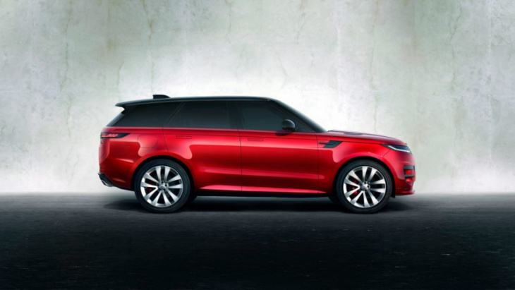 all-new range rover sport debuts with sleek new look