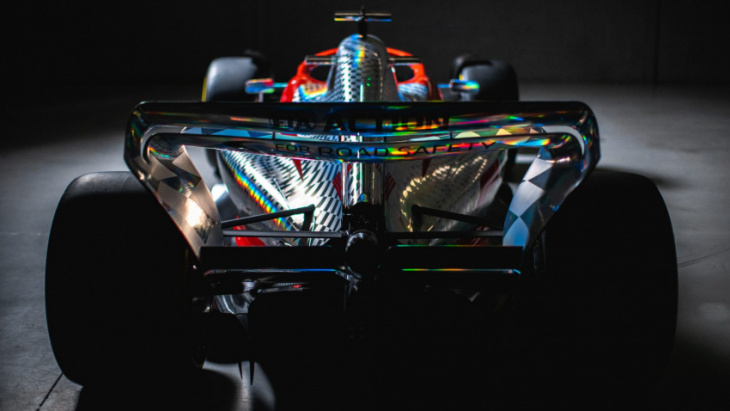 mercedes w13 fires up its engine, first 2022 formula 1 car to do so