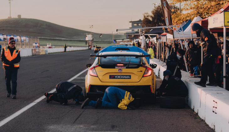25 grueling hours at thunderhill in spoon sports' honda civic type r