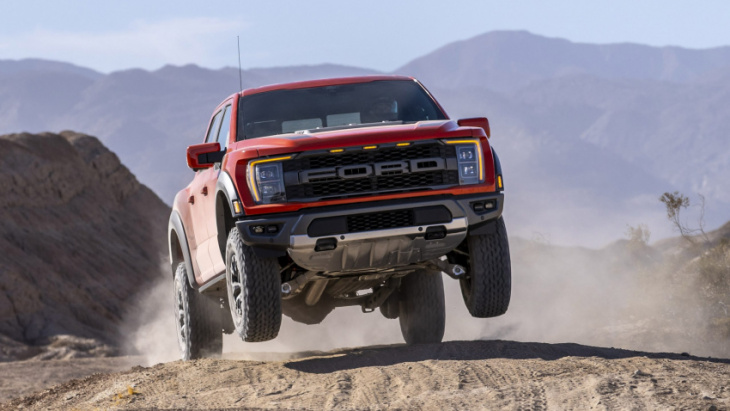 2021 ford f-150 raptor is out to prove it’s still the best desert racer