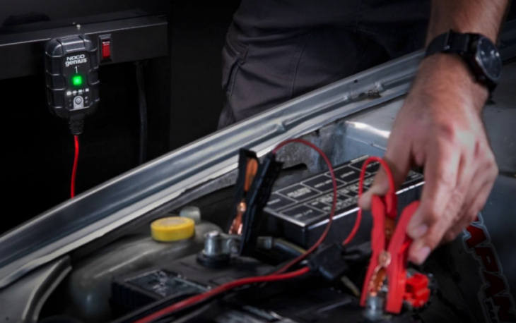 10 best car battery chargers [buying guide]