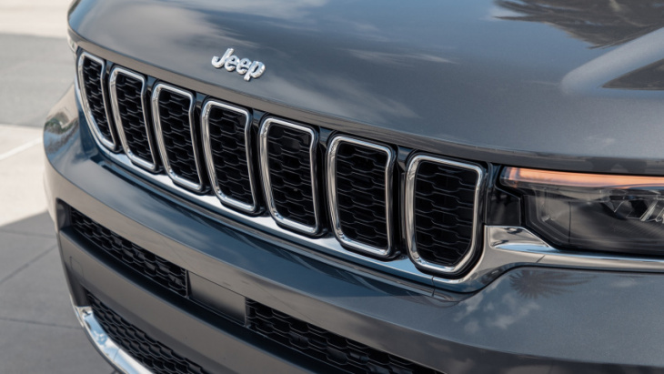 2022 jeep grand cherokee l interior review: luxurious, not quite user-friendly