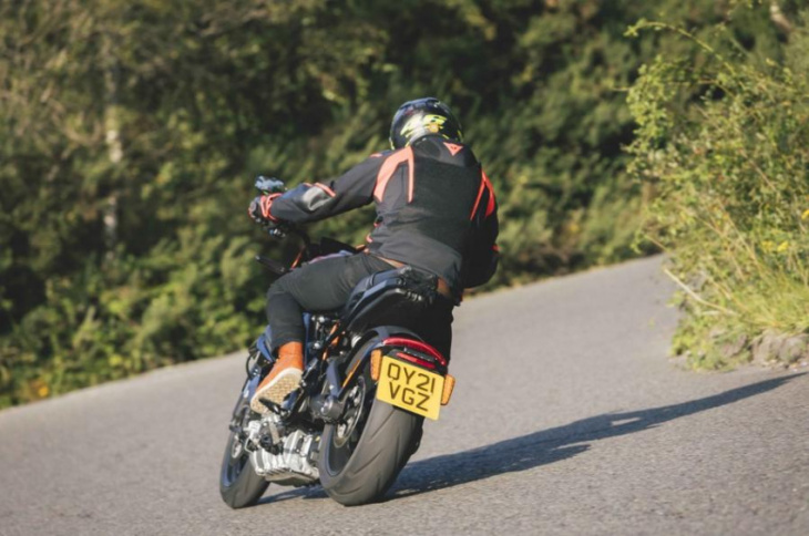 electric motorbike review: harley-davidson livewire