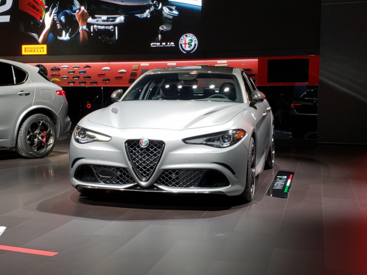 alfa romeo reveals limited-release nring editions of giulia and stelvio