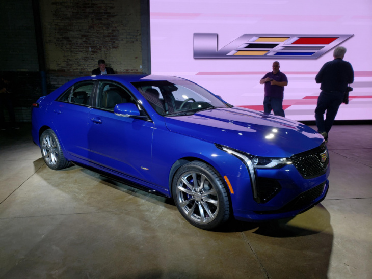 cadillac ct4-v and ct5-v revealed in detroit