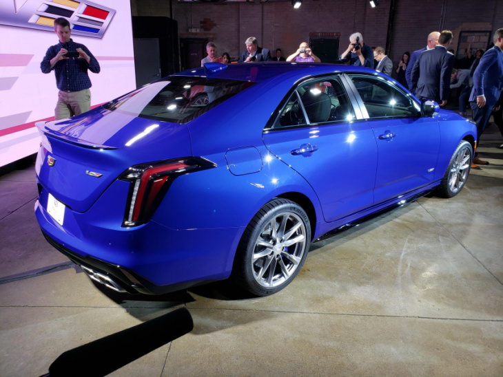 cadillac ct4-v and ct5-v revealed in detroit